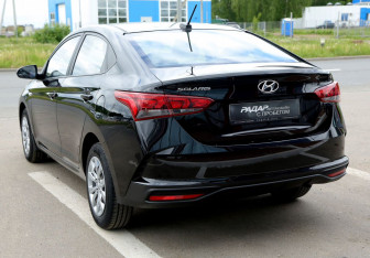 Подержанный автомобиль Hyundai Solaris Sedan 2021 года (4 фото)