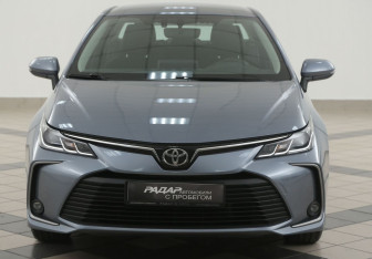Подержанный автомобиль Toyota Corolla Sedan 2019 года (6 фото)