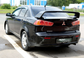 Подержанный автомобиль Mitsubishi Lancer Sedan 2008 года (4 фото)