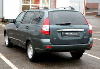 Подержанный автомобиль LADA (ВАЗ) Priora Wagon 2010 года (4 фото)