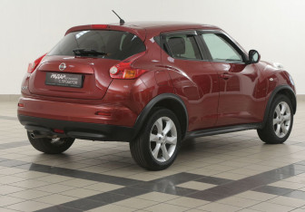 Подержанный автомобиль Nissan Juke 2012 года (4 фото)