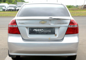 Подержанный автомобиль Chevrolet Aveo Sedan 2007 года (5 фото)