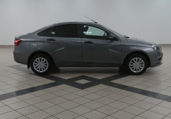 Подержанный автомобиль LADA (ВАЗ) Vesta Sedan 2018 года (4 фото)