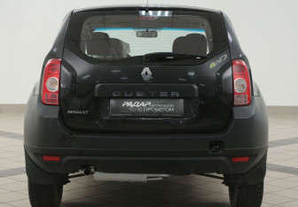 Подержанный автомобиль Renault Duster 2012 года (3 фото)
