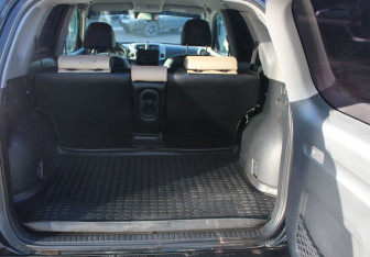 Подержанный автомобиль Toyota RAV4 2007 года (14 фото)