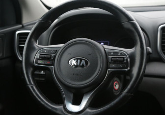 Подержанный автомобиль Kia Sportage 2016 года (16 фото)