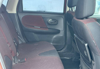 Подержанный автомобиль Nissan Note 2007 года (8 фото)