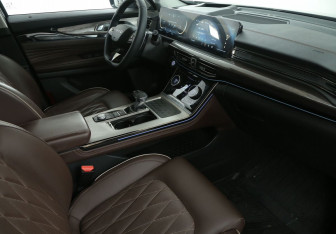 Подержанный автомобиль Exeed VX 2023 года (9 фото)