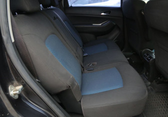 Подержанный автомобиль Chevrolet Orlando 2012 года (11 фото)