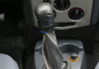 Подержанный автомобиль Renault Logan Sedan 2005 года (13 фото)