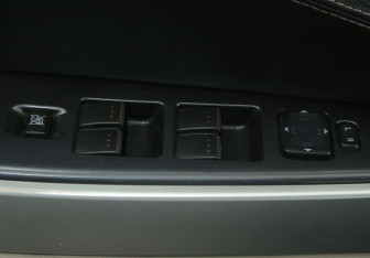Подержанный автомобиль Mazda CX-7 2008 года (17 фото)