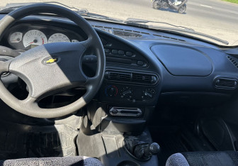Подержанный автомобиль Chevrolet Niva 2006 года (8 фото)