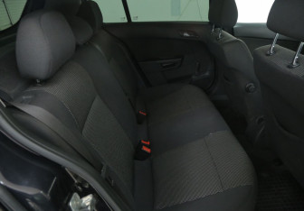 Подержанный автомобиль Opel Astra Hatchback 2008 года (11 фото)