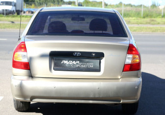 Подержанный автомобиль Hyundai Accent Sedan 2005 года (5 фото)