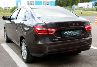 Подержанный автомобиль LADA (ВАЗ) Vesta Sedan 2016 года (4 фото)