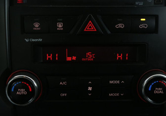 Подержанный автомобиль Kia Sorento 2010 года (19 фото)