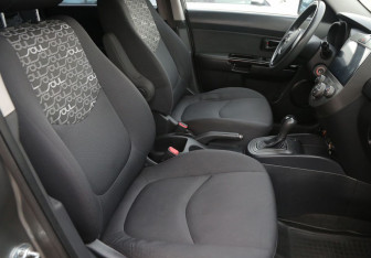 Подержанный автомобиль Kia Soul 2011 года (9 фото)