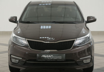 Подержанный автомобиль Kia Rio Sedan 2017 года (6 фото)