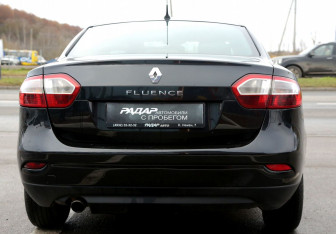 Подержанный автомобиль Renault Fluence 2010 года (5 фото)