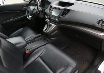 Подержанный автомобиль Honda CR-V 2014 года (9 фото)