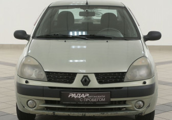 Подержанный автомобиль Renault Symbol 2004 года (6 фото)