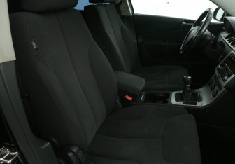 Подержанный автомобиль Volkswagen Passat Wagon 2008 года (10 фото)