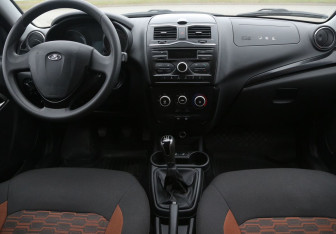 Подержанный автомобиль LADA (ВАЗ) Granta Wagon 2019 года (12 фото)