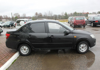 Подержанный автомобиль LADA (ВАЗ) Granta Sedan 2013 года (8 фото)