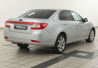 Подержанный автомобиль Chevrolet Epica 2010 года (4 фото)