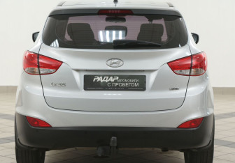 Подержанный автомобиль Hyundai ix35 2015 года (3 фото)