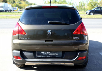 Подержанный автомобиль Peugeot 3008 2011 года (5 фото)