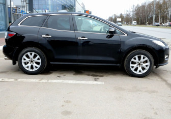 Подержанный автомобиль Mazda CX-7 2008 года (7 фото)