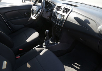 Подержанный автомобиль Renault Logan Sedan 2019 года (9 фото)