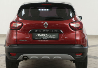 Подержанный автомобиль Renault Kaptur 2020 года (3 фото)