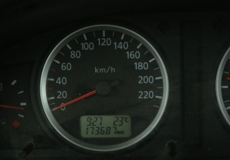 Подержанный автомобиль Nissan Almera Hatchback 2005 года (17 фото)