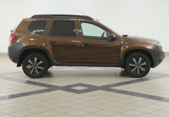 Подержанный автомобиль Renault Duster 2014 года (5 фото)