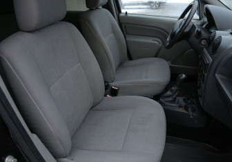 Подержанный автомобиль Renault Logan Sedan 2009 года (10 фото)