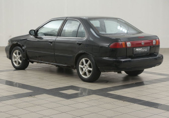 Подержанный автомобиль Nissan Sentra Sedan 1999 года (2 фото)
