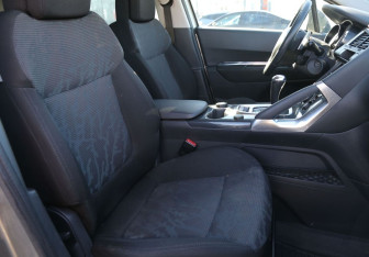 Подержанный автомобиль Peugeot 3008 2011 года (10 фото)