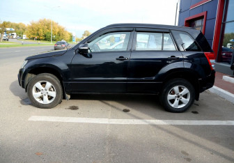 Подержанный автомобиль Suzuki Grand Vitara 2008 года (8 фото)