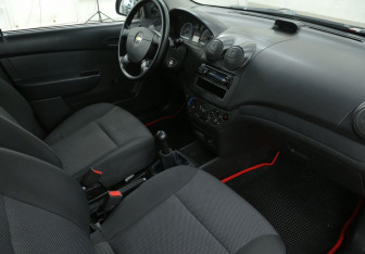 Подержанный автомобиль Chevrolet Aveo Sedan 2011 года (9 фото)