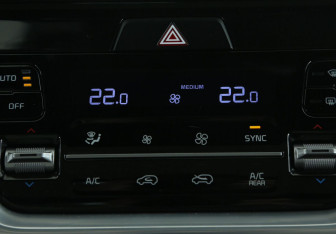 Подержанный автомобиль Kia Sorento 2022 года (32 фото)