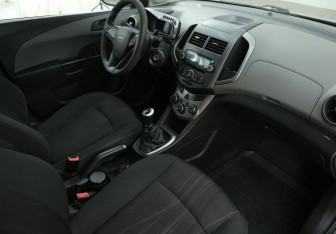 Подержанный автомобиль Chevrolet Aveo Sedan 2013 года (9 фото)