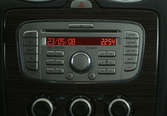 Подержанный автомобиль Ford Focus Hatchback 2008 года (13 фото)