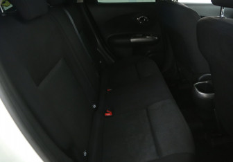 Подержанный автомобиль Nissan Juke 2014 года (11 фото)