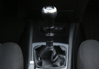 Подержанный автомобиль Kia Ceed Hatchback 2008 года (13 фото)