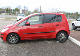 Подержанный автомобиль Mitsubishi Colt Hatchback 2008 года (4 фото)