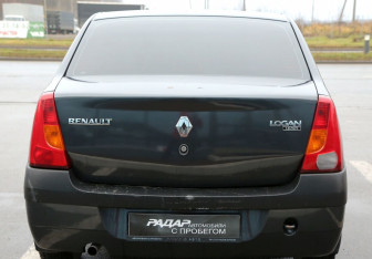 Подержанный автомобиль Renault Logan Sedan 2007 года (5 фото)