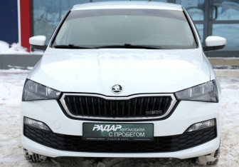 Подержанный автомобиль Skoda Rapid Liftback 2020 года (2 фото)