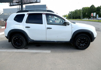 Подержанный автомобиль Renault Duster 2013 года (7 фото)